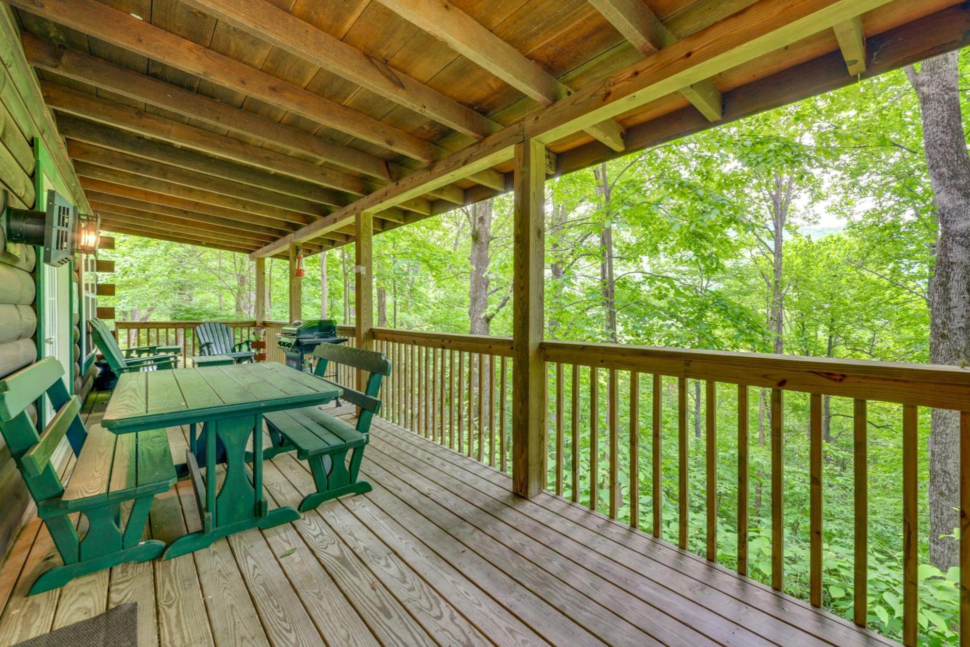 Serene Maggie Valley Retreat With Deck And Hot Tub! Exterior foto